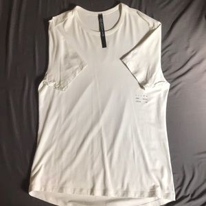 Men’s Lululemon graphic t-shirt